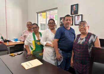 DENUNCIAN IRREGULARIDADES. Les piden firmar documentos por recursos que no recibieron