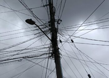 FRENTE FRÍO 41 provoca apagones y caída de árboles