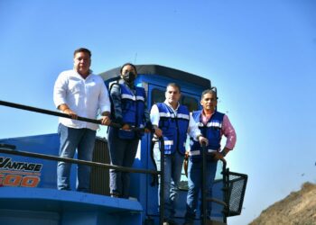 Avanzan labores de control y enfriamiento en incendio del sitio de residuos de Tapachula: Yamil Melgar