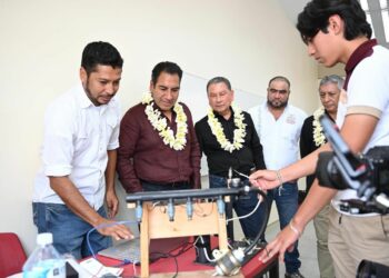 EDUCACIÓN PRIORITARIA. Ramírez Aguilar inaugura aulas y entrega apoyos en escuelas de Tuxtla