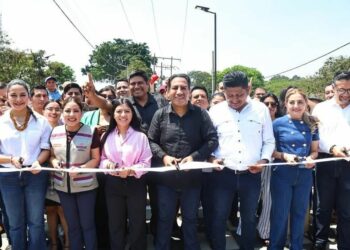 En la localidad Tierra Colorada, inauguró el sistema de alcantarillado sanitario, infraestructura a la que se destinaron 18.3 mdp.