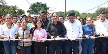 En la localidad Tierra Colorada, inauguró el sistema de alcantarillado sanitario, infraestructura a la que se destinaron 18.3 mdp.