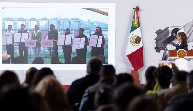 JUSTICIA HÍDRICA. Sheinbaum entrega concesiones de agua