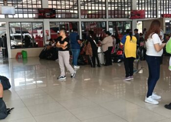 TERMINAN LAS VACACIONES. Turistas nacionales dejan San Cristóbal