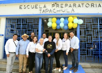 Seguimos dignificando espacios educativos en Tapachula: Yamil Melgar