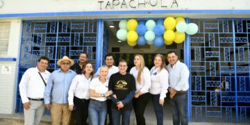 Seguimos dignificando espacios educativos en Tapachula: Yamil Melgar