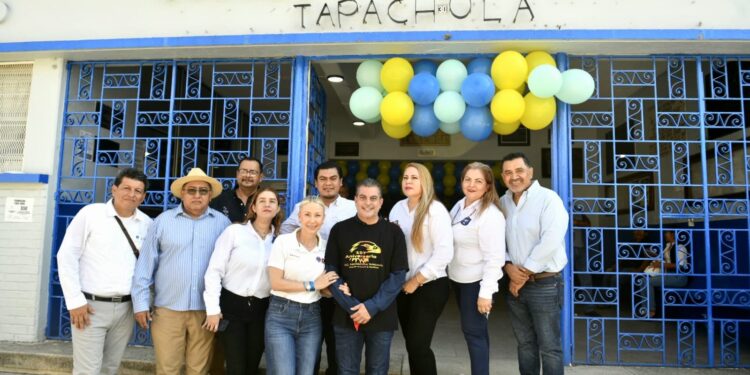Seguimos dignificando espacios educativos en Tapachula: Yamil Melgar