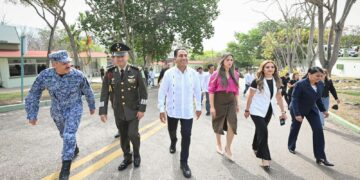 VALORES CÍVICOS. Ramírez atestigua protesta de bandera en Campo Militar