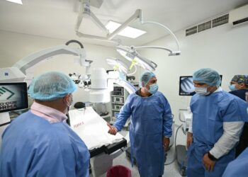EDUARDO RAMÍREZ AGUILAR. Supervisa nuevas herramientas médicas