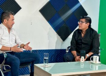 “No nos vamos a subir al barco del PRI y PAN”