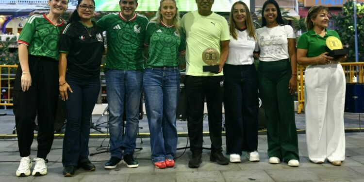 Yamil Melgar reconoce a deportistas y entrenadores de Tapachula por su compromiso con el fútbol formativo