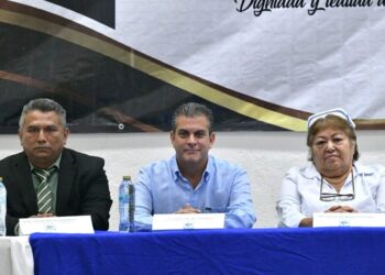 Yamil Melgar reconoce la vocación de las y los nuevos profesionales de enfermería