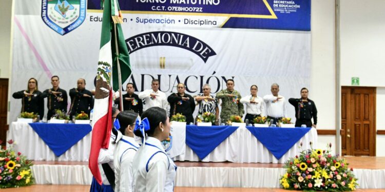 Yamil Melgar reconoce a las nuevas generaciones que construirán el futuro de Tapachula