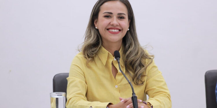 Marcela Castillo estrena mesa