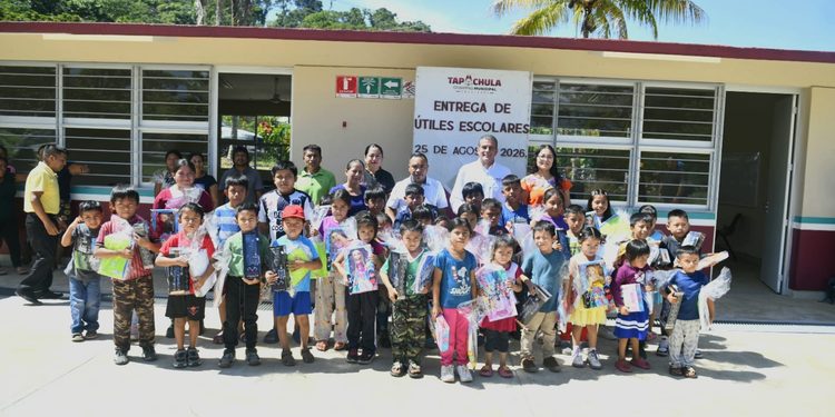 Invertir en la educación es invertir en Tapachula: Yamil Melgar.