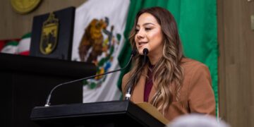 ¿Alejandra Gómez, construye con cemento los caminos a la Presidencia de Tuxtla?