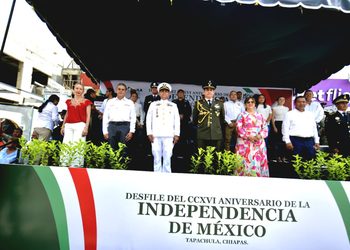 ENCABEZA YAMIL MELGAR DESFILE POR LA INDEPENDENCIA DE MÉXICO