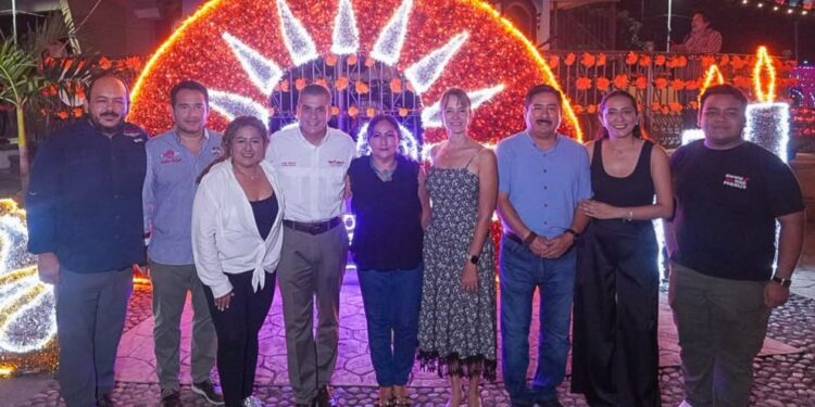 Inauguran decoración conmemorativa al Día de Muertos en Parque Bicentenario